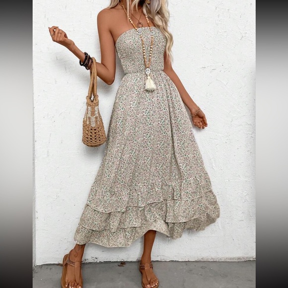 Boho floral print ruffle hem strapless maxi dress - Picture 3 of 6